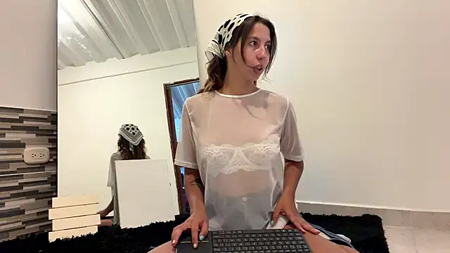 Snapshot of Julieta_Jol chatting on April 22, 2:07 pm Julieta Jol online show from April 22, 2:07 pm
