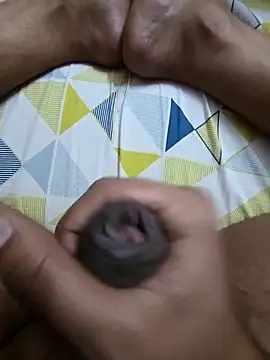 Snapshot of BisexualDaddy30 chatting on April 3, 8:01 am BisexualDaddy30 online show from April 3, 8:01 am