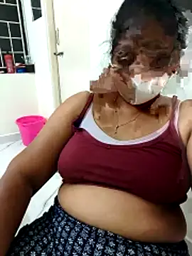 Snapshot of tamil_manjalmaami chatting on May 11, 4:04 pm tamil manjalmaami online show from May 11, 4:04 pm