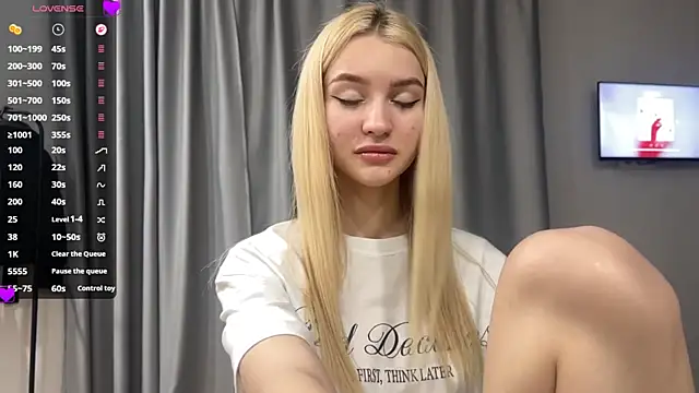 Snapshot of MelissaEvenns chatting on May 24, 1:27 pm MelissaEvenns online show from May 24, 1:27 pm