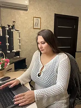 AgathaMyers online show from April 7, 10:15 am