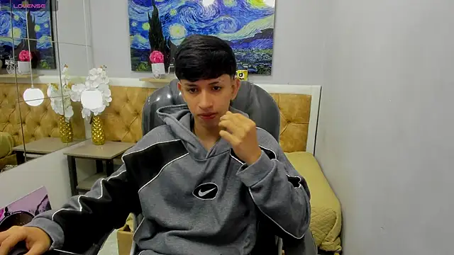 Snapshot of AdrianFranko chatting on July 28, 2:13 pm AdrianFranko online show from July 28, 2:13 pm
