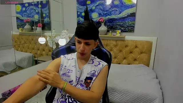 Snapshot of AdrianFranko chatting on July 29, 12:47 pm AdrianFranko online show from July 29, 12:47 pm