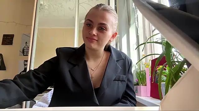 Elle GrEat online show from March 18, 7:22 am