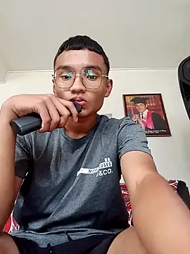 Snapshot of xxangel_x03 chatting on March 17, 9:29 pm xxangel x03 online show from March 17, 9:29 pm