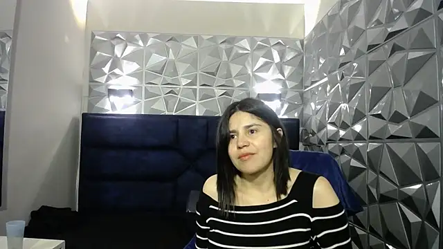 Snapshot of Cata_black chatting on May 14, 2:35 pm Cata black online show from May 14, 2:35 pm