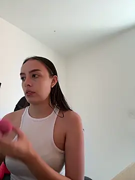 Lauren Storm online show from June 11, 5:22 pm