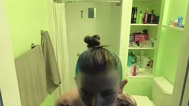 Snapshot of Prepare2Twerk chatting on June 22, 9:45 pm Prepare2Twerk online show from June 22, 9:45 pm