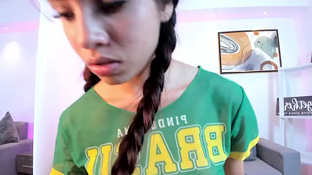 Snapshot of mily_Lopez chatting on July 8, 8:24 pm mily Lopez online show from July 8, 8:24 pm
