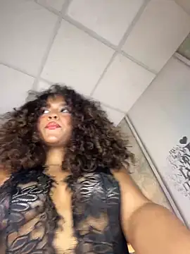 Snapshot of CurlyOopsieXXX chatting on April 7, 9:37 pm CurlyOopsieXXX online show from April 7, 9:37 pm