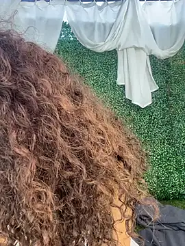 Snapshot of CurlyOopsieXXX chatting on June 17, 9:27 pm CurlyOopsieXXX online show from June 17, 9:27 pm