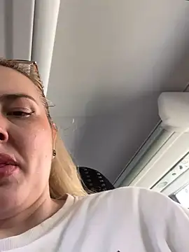 Maria3879 online show from April 14, 1:06 pm