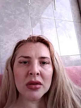 Maria3879 online show from April 15, 7:10 pm