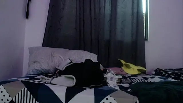 Snapshot of Fantasy-Dreams chatting on June 13, 11:13 pm Fantasy-Dreams online show from June 13, 11:13 pm