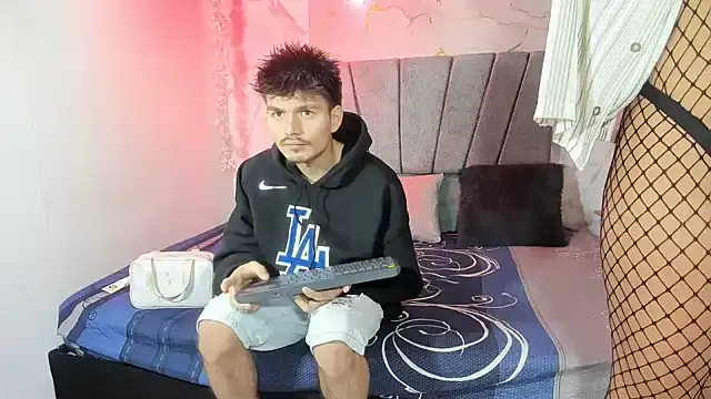 Snapshot of Nahomi_hot_77 chatting on July 31, 1:10 pm Nahomi hot 77 online show from July 31, 1:10 pm