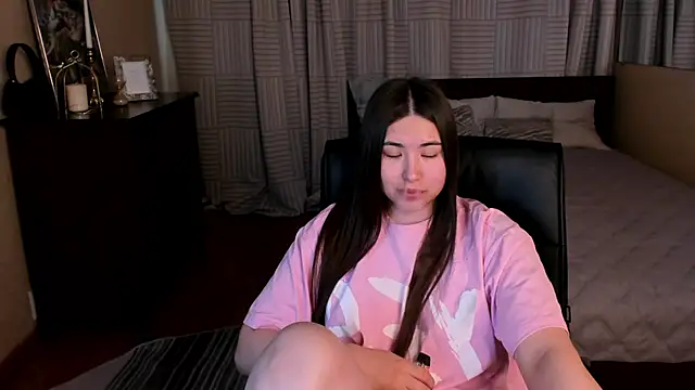 IceIcebabe  online show from May 10, 1:11 am