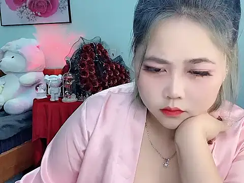 Snapshot of Nhanlu009 chatting on May 9, 9:47 am Nhanlu009 online show from May 9, 9:47 am