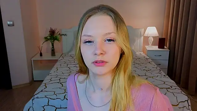 StaceyyJones online show from April 29, 1:37 pm