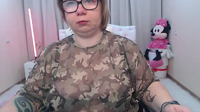 BonnnyBoobsy online show from May 1, 5:45 am
