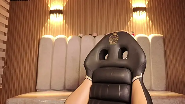 Melannyy V online show from March 25, 12:22 pm