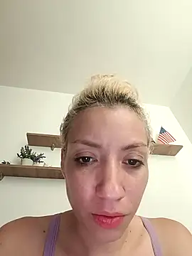 Snapshot of CharlotteLoren chatting on May 3, 9:21 pm CharlotteLoren online show from May 3, 9:21 pm