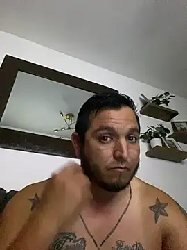 Snapshot of HOTB0Y18 chatting on April 8, 7:52 am HOTB0Y18 online show from April 8, 7:52 am