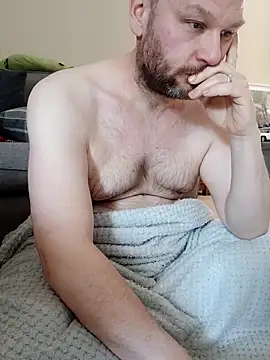 Snapshot of pitch_122 chatting on April 12, 2:22 pm pitch 122 online show from April 12, 2:22 pm