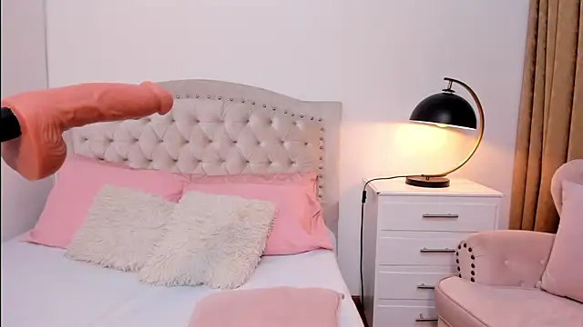 emiiross online show from June 2, 11:29 pm