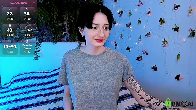 Snapshot of Kira__Cutie chatting on May 30, 9:23 pm Kira Cutie online show from May 30, 9:23 pm