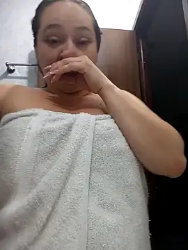 Snapshot of SabrinaVantress chatting on May 4, 5:20 pm SabrinaVantress online show from May 4, 5:20 pm