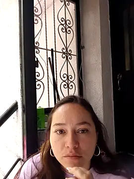 Snapshot of SabrinaVantress chatting on May 12, 7:22 pm SabrinaVantress online show from May 12, 7:22 pm