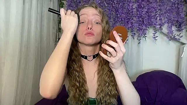 Snapshot of ElfGirlAna chatting on June 24, 3:00 pm ElfGirlAna online show from June 24, 3:00 pm