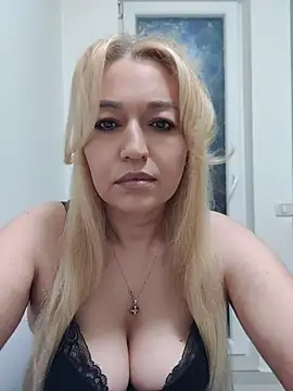 Snapshot of LexaVelure chatting on May 7, 7:52 pm LexaVelure online show from May 7, 7:52 pm
