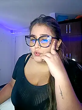 Snapshot of Bonny_rousse01 chatting on May 4, 12:34 pm Bonny rousse01 online show from May 4, 12:34 pm