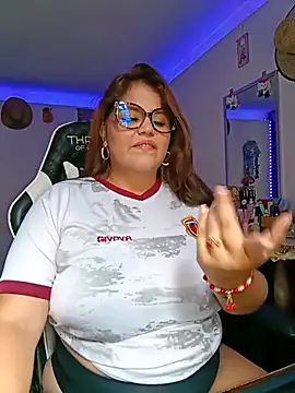 Snapshot of Bonny_rousse01 chatting on June 22, 12:57 pm Bonny rousse01 online show from June 22, 12:57 pm