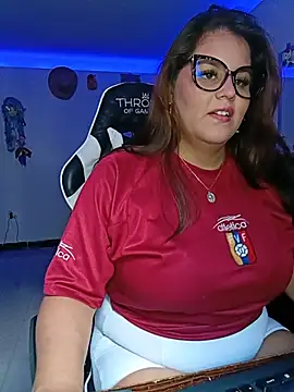 Snapshot of Bonny_rousse01 chatting on June 29, 12:49 pm Bonny rousse01 online show from June 29, 12:49 pm