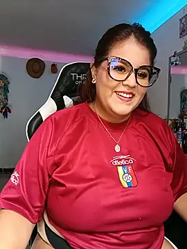 Snapshot of Bonny_rousse01 chatting on July 2, 12:55 pm Bonny rousse01 online show from July 2, 12:55 pm