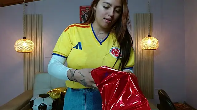 Snapshot of Miley_Clarck chatting on July 3, 6:58 pm Miley Clarck online show from July 3, 6:58 pm