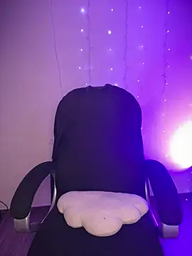 Dafnne Rosse online show from April 28, 3:22 am