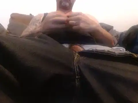 Snapshot of MrDontRush chatting on June 4, 1:00 am MrDontRush online show from June 4, 1:00 am