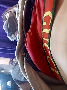 Snapshot of andriws15 chatting on March 21, 8:12 pm andriws15 online show from March 21, 8:12 pm