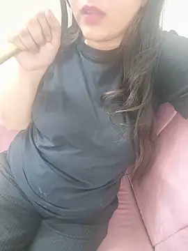 Snapshot of neelam_rawat chatting on July 10, 12:59 am neelam rawat online show from July 10, 12:59 am