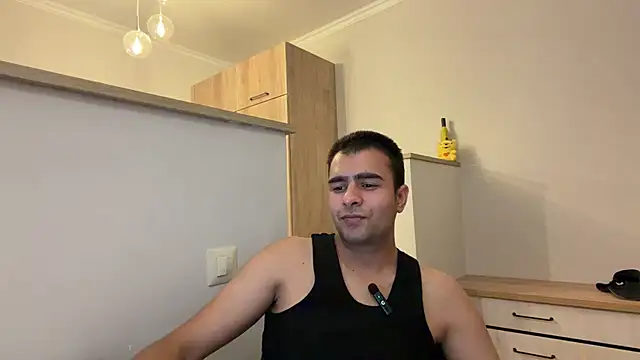 Snapshot of Daniel_ice chatting on April 8, 7:03 pm Daniel ice online show from April 8, 7:03 pm