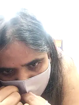 Snapshot of MoonlightMira chatting on June 10, 5:56 pm MoonlightMira online show from June 10, 5:56 pm