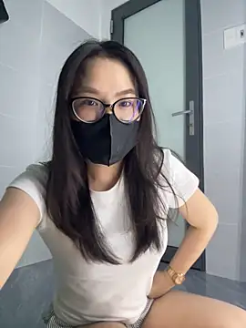 Snapshot of Evelyn9xzz chatting on March 25, 4:13 pm Evelyn9xzz online show from March 25, 4:13 pm