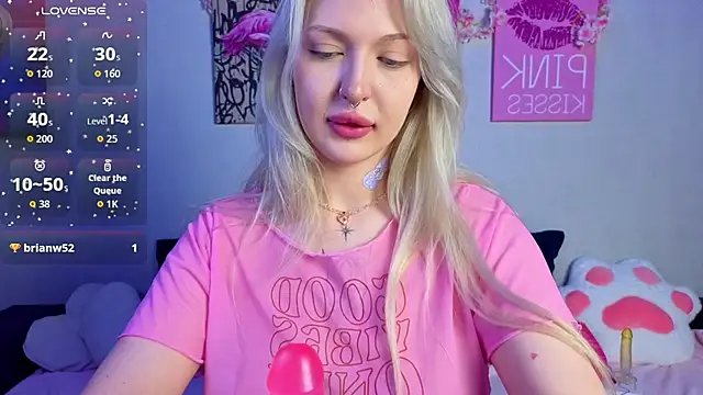 BlondieSummer online show from July 4, 6:14 pm