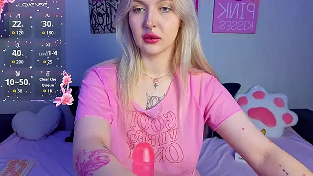 BlondieSummer online show from August 1, 6:18 pm