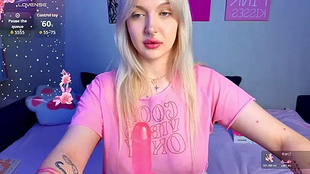 BlondieSummer online show from August 4, 7:49 pm