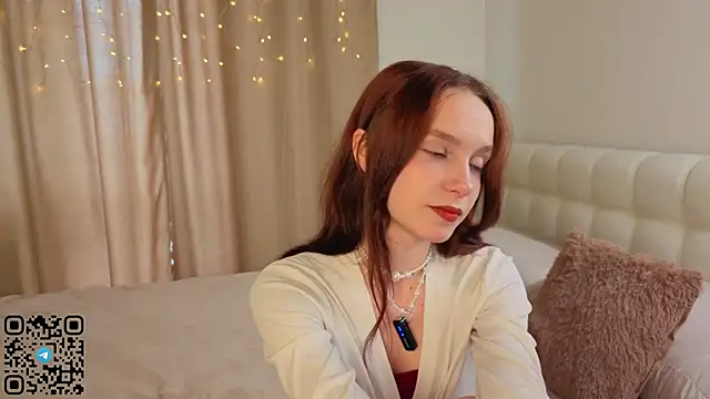 JoselynNeave online show from April 24, 8:06 am