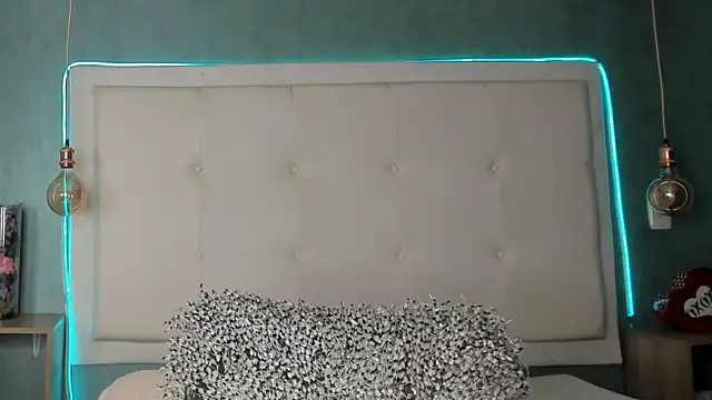 Snapshot of mia_gomez7 chatting on July 10, 12:52 pm mia gomez7 online show from July 10, 12:52 pm